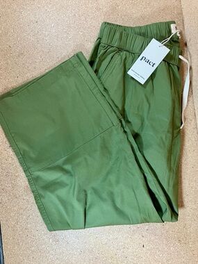 NWT Pact Women's Organic Cotton Daily Twill Crop Pant Olive Green Wide Leg Large